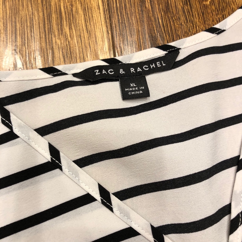 EUC Blk/wht Zac & Rachel long sleeve top - Picture 3 of 3